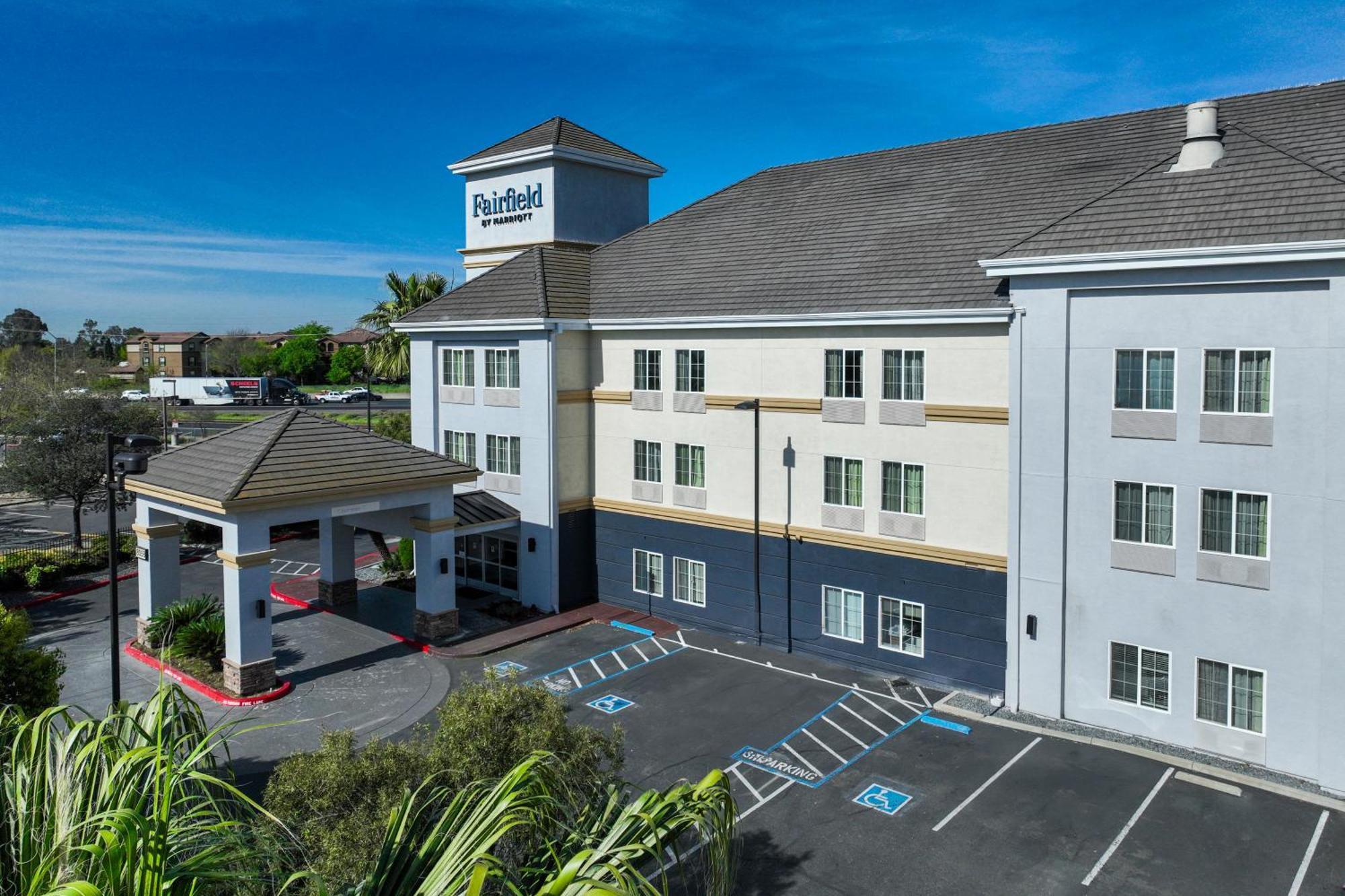 Fairfield Inn And Suites By Marriott Elk Grove Esterno foto
