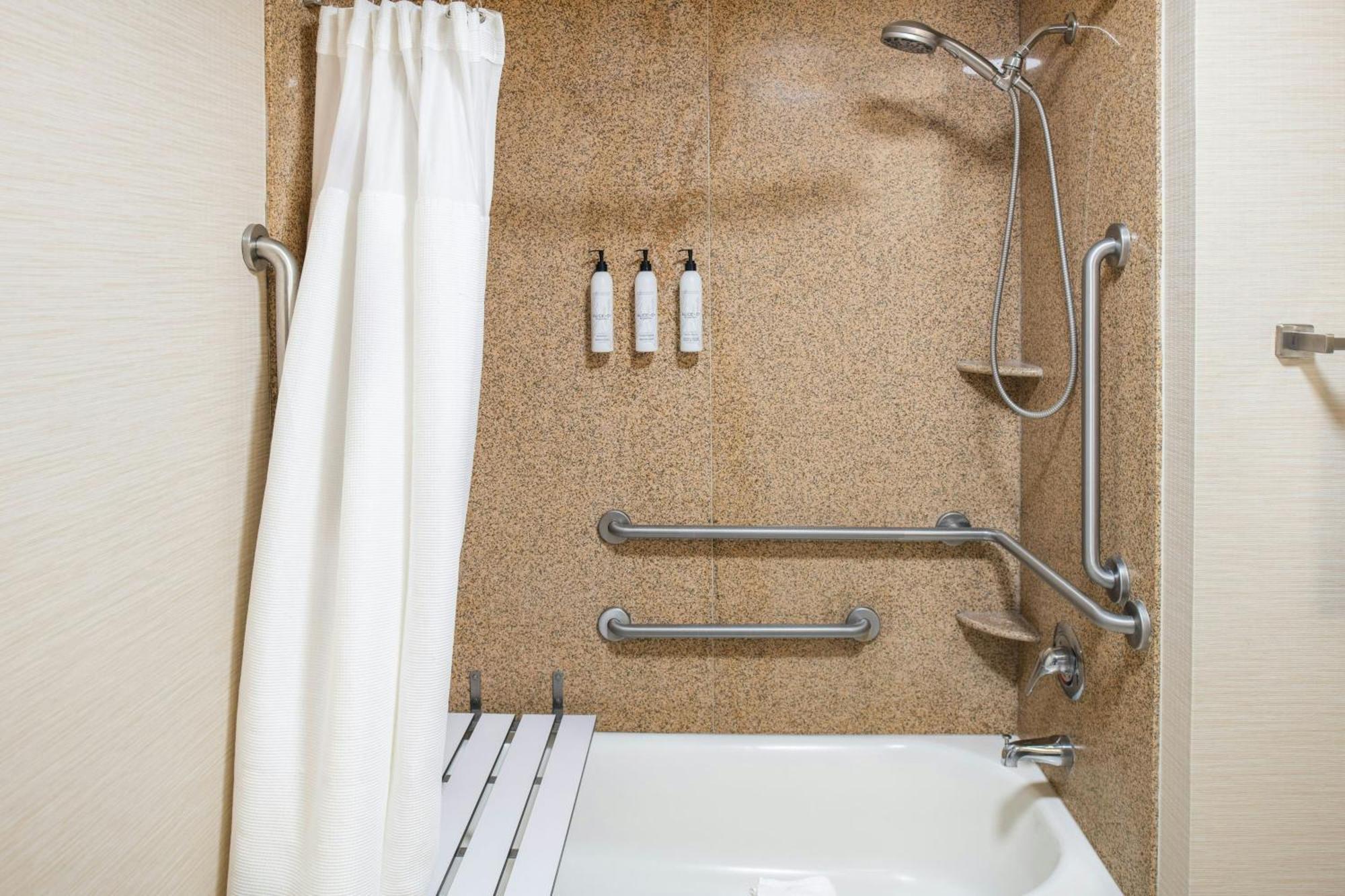 Fairfield Inn And Suites By Marriott Elk Grove Esterno foto