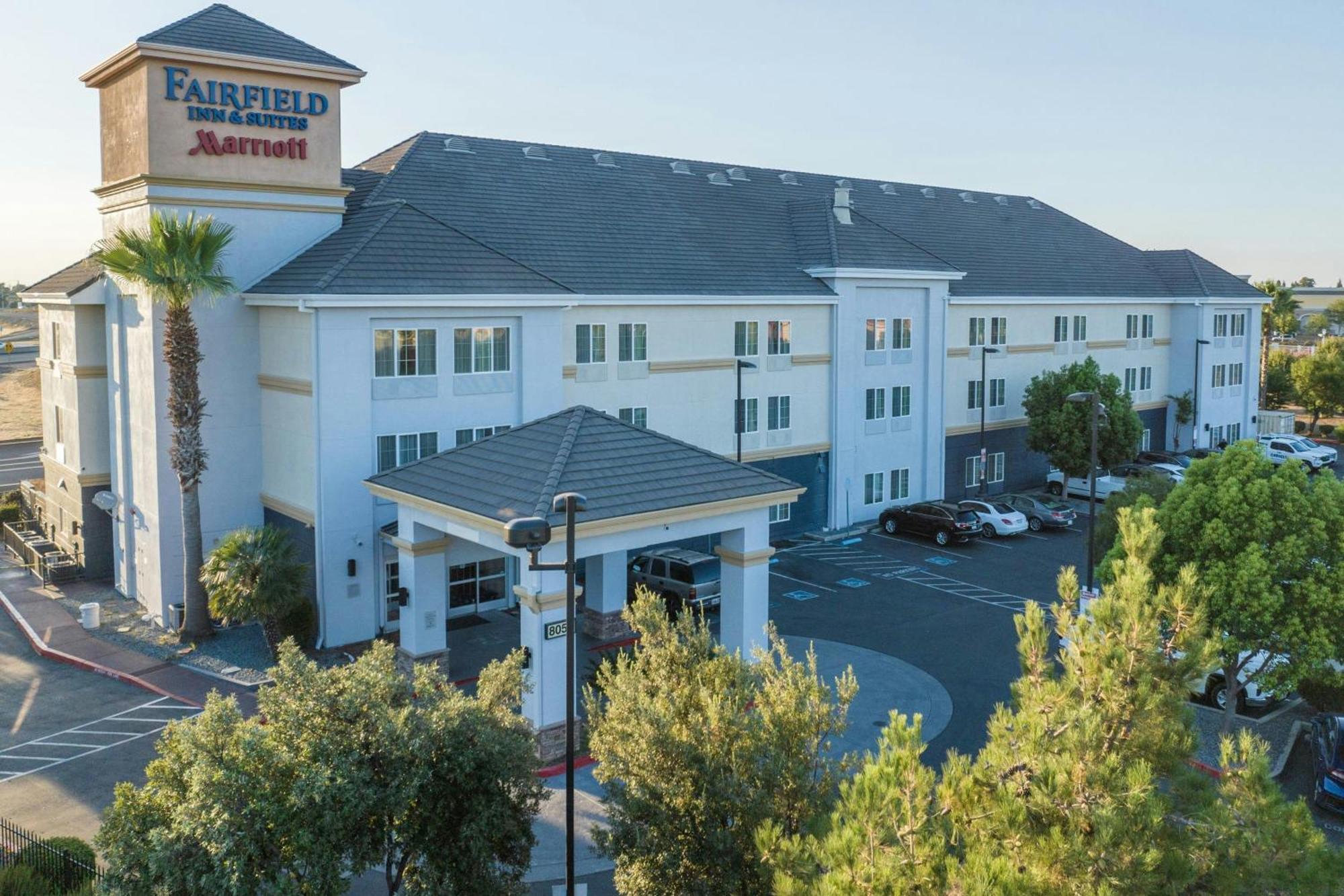 Fairfield Inn And Suites By Marriott Elk Grove Esterno foto